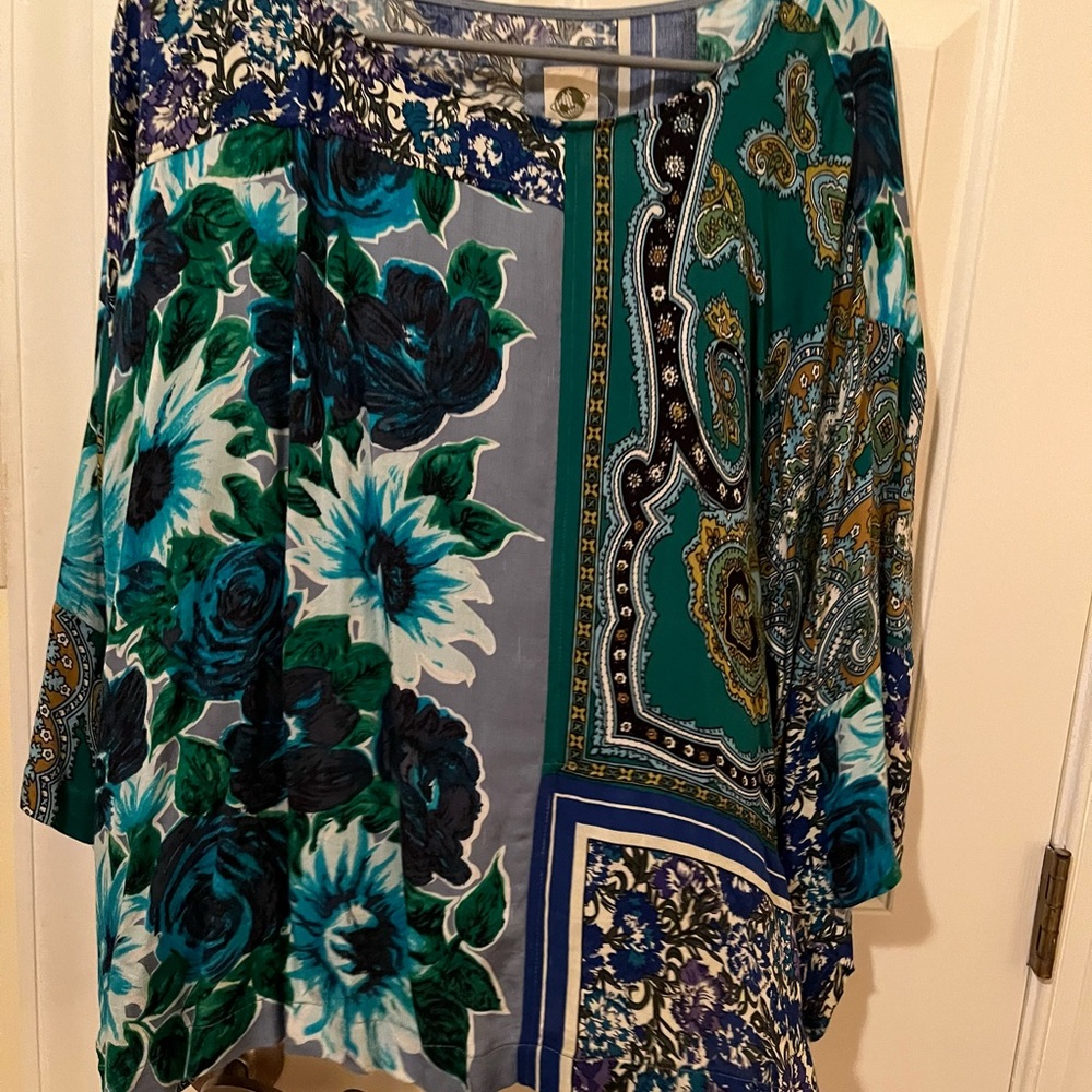 Tiny boho top - Picture 3 of 3